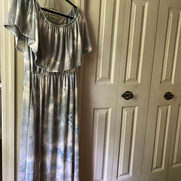 Blue tie dye maxi dress size large - Picture 3 of 4